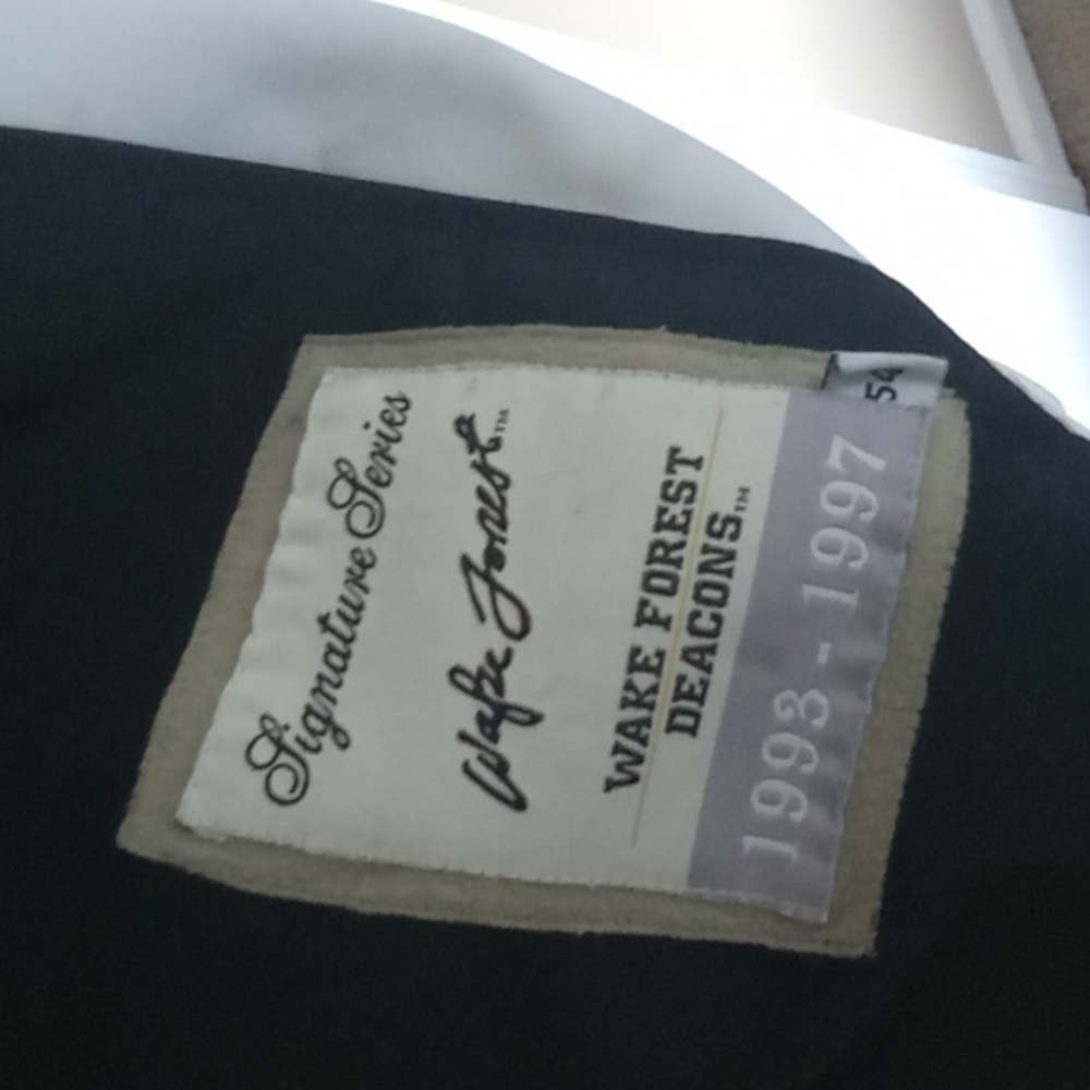Tim Duncan College Jersey View 3